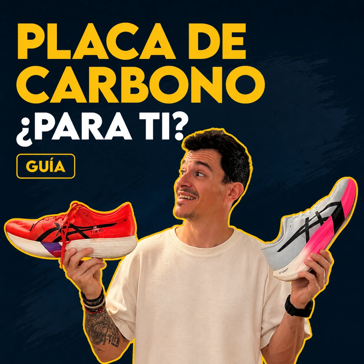 Corredor sonriendo con zapatillas de placa de carbono Asics Metaspeed.